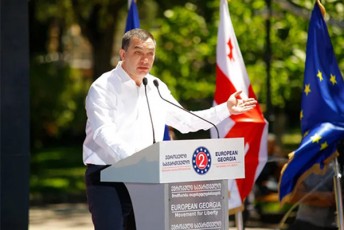 giga-bokeria-saTqmeli-araferi-aqvT-katastrofis-fonze-rac-qveyanas-moutanes-erTaderTi-instrumenti-sisxliani-banerebia---am-yvelafers-unda-vupasuxoT-mSvidad-magram-mtkiced-arCevnebze