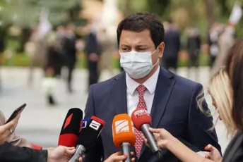 arCil-TalakvaZe-sisxli-terori-da-Zaladoba---es-aris-is-rac-nacmoZraobas-da-mis-satelitur-sistemas-dRemde-mohyveba-mZime-biografiad