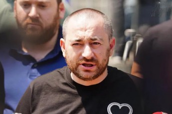 vato-wereTeli-surT-media-gaaCumon-da-mamaCemi-cixeSi-Casvan-motivia-rom-qarTulma-ocnebam-Cvens-ojaxze-Suri-iZios