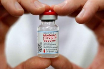 Moderna-s-aRmasrulebeli-direqtori-miiCnevs-rom-koronavirusis-pandemia-erT-weliwadSi-SeiZleba-dasruldes