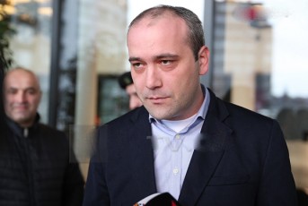 zviad-kuparava--ukan-daxeva-ar-iqneba-rasac-qocebi-gaakeTeben-xuTjer-mets-gavukeTebT