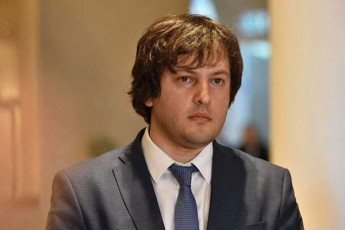 irakli-kobaxiZe-es-klounada-emsaxureba-imas-rom-Sidapartiul-dapirispirebaSi-mixeil-saakaSvili-gamoCndes-ufro-magari-biWi-vidre---nikanor-melia-an-xatia-dekanoiZe
