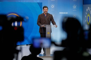 kaxa-kalaZe-minda-madloba-gadavuxado-yvela-im-Tbilisels-vinc-movida-arCevnebze-da-daafiqsira-Tavisi-moqalaqeobrivi-vali