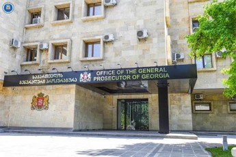 prokuraturis-informaciiT-mama-Svilma-woworiebma-mixeil-saakaSvili-sakuTari-avtomanqaniT-samegrelos-erT-erT-sofelSi-miiyvanes-saidanac-is-TbilisSi-gaemgzavra