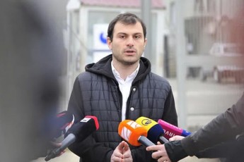 advokati-wauyenon-sazRvris-kveTaze-saakaSvils-braldeba-ratom-ar-uyeneben-misi-sasamarTlo-darbazSi-gamoCenis-eSiniaT---es-aris-simarTle