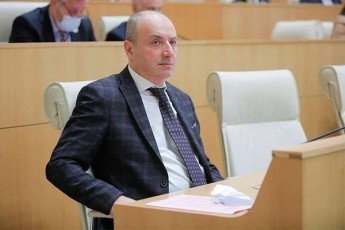 guram-maWaraSvili-mixeil-saakaSvili-aRarc-evropas-ainteresebs-aRarc-amerikas-aRarc-Sida-sazogadoebas-ainteresebs-marto-nacionalur-moZraobasa-da-Tako-Carkvians