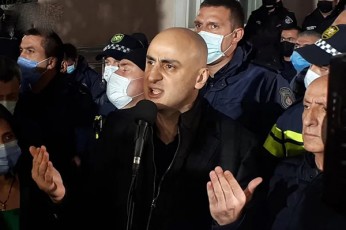 pasuxismgebloba-mixeil-saakaSvilis-janmrTlobaze-sicocxleze-ekisreba-biZina-ivaniSvils---es-brazi-aucileblad-konvertirdeba-Zalian-did-saxalxo-mRelvarebaSi-ar-vxumrobT-arc-vemuqrebiT
