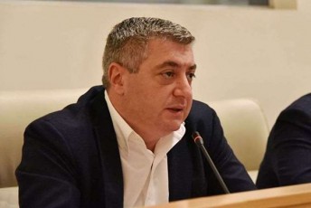 kaxa-kaxiSvili-maSindel-cixeebSi-myofi-patimrebis-mSoblebi-imas-ki-ar-fiqrobdnen-SimSilobda-Tu-ara-maTi-patimari-fiqrobdnen-cocxlebi-iyvnen-Tu-ara