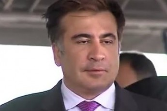 saakaSvili-germaniaSi-dagegmili-oficialuri-vizitis-Semdeg-piradi-vizitiT-gaemgzavra-tailandSi-tailandidan-singapurSi-singapuridan-ki-saemiroebSi-rac-qveyanas-213385-lari-daujda
