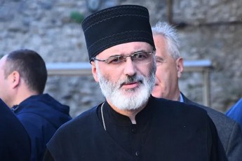 dekanoz-andria-jaRmaiZis-gancxadebiT-saakaSvilTan-dakavSirebiT-meufeebis-gancxadeba-sapatriarqos-pozicia-ar-aris