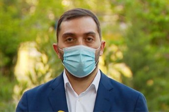 biZina-kulumbegovma-ganmarta-saWiroa-Tu-ara-ew-buster-doza-sinofarmiT-sinovakiTa-da-astrazenekaTi-acris-Semdeg