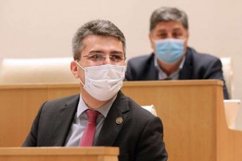 mamuka-mdinaraZe-erT-erTi-televiziis-mier-gavrcelebul-informaciaze-am-Janrs-ra-hqvia-JurnalistikaSi
