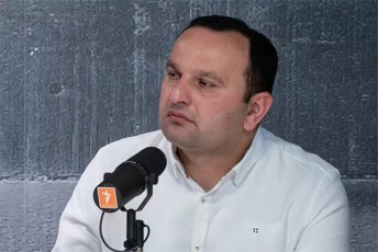 paata-manjlagaZe-Crdilovani-kabineti-namdvilad-evropuli-precedentia---sagangaSoa-rom-opoziciis-gamarjvebaSi-mmarTveli-partia-revoluciur-Stabs-xedavs