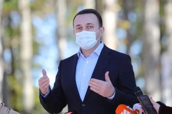 irakli-RaribaSvili-saakaSvili-yvelaferSi-hitlers-baZavs-ubralod-feiki-gamodis---roca-hitleri-cixeSi-pirvelad-Casves-manac-SimSiloba-daiwyo-bevri-mnaxveli-midioda-igive-scenari-dadga-am-sacodavma
