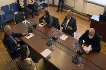 umravlesobis-deputatma-giorgi-xelaSvilma-sagareo-komitetis-sxdomaze-opoziciner-nona-mamulaSvils-jer-xeli-auqnia-Semdeg-ki-nabiWvari-uwoda