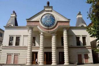 quTaisis-operis-Teatris-samxatvro-xelmZRvanelis-gancxadebiT-paata-burWulaZes-Sexvedraze-uari-imis-gamo-uTxra-rom-politikosi-paata-burWulaZis-gacnoba-ar-surda