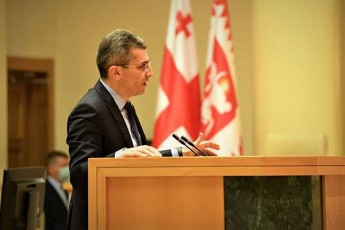 mdinaraZe-saakaSvilze-dasWirdeba-gadasvla-klinikaSi---SesTavazeben-amosavali-wertili-iqneba-is-rac-sWirdeba-mis-janmrTelobas-da-ara-mis-da-nacmoZraobis-liderebis-kaprizebs