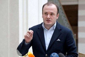 irakli-zarqua-kidev-erTxel-Tavisufali-adamianebi-SemovuZaxebT-erTmaneTs-rom-30-oqtomebers-gamarjveba-bolomdea-misayvani