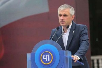 goga-gulordava-warmatebas-vusurveb-gia-xarCilavas-miuxedavad-imisa-rom-is-warmoadgens-politikur-Zalas-romelic-CemTvis-da-saqarTvelos-mosaxleobis-umravlesobisTvis-miuRebelia