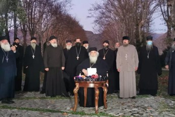 meufe-stefane-me-aravin-gamiyvania-aravin-gamigdia-zRvars-gadavidnen-da-momiwia-ganCinebis-gamoqveyneba---saero-pirebad-sadac-undaT-iq-icxovron