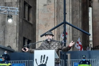 gia-gaCeCilaZe-vTxovoT-xelisuflebas-rom-7-noemberi-Rirsebis-dResaswaulad-gamocxaddes