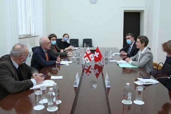 daviT-zalkalianma-Sveicariis-elCTan-Sexvedrisas-mwvaved-dasva-ruseTis-saxelmwifo-telearxze-erT-erT-gadacemaSi-saqarTvelos-droSis-Seuracxyofis-faqti