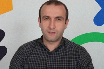 Svilebi-mSoblebis-uRirs-saqcielze-pasuxs-ar-ageben---iago-xviCia-internetSi-gavrcelebul-fotoebze