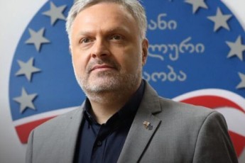 Sen-xar-saqarTvelos-erovnuli-gmiri---giorgi-baramiZe-saakaSvils-mimarTavs