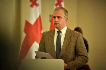 giorgi-xelaSvili-Tuki-ucxoeli-politikosi-zRvars-gadadis-da-iWreba-Sida-politikaSi-ramac-SesaZloa-daazianos-qveynis-interesebi-pasuxi-aucilebelia