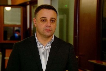 jer-iyo-da-gamzirebze-leibebis-dagebis-Tu-gawolis-aqcia-daaanonses-Semdeg---siarulSi-metni-vCanvarTo-da-metros-mgzavrebs-aekidnen-axla-avtomobilebis-aqciao---bolos-namdvilad-dawoliT-daasruleben