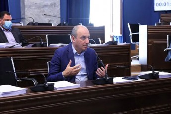 guram-maWaraSvili-saakaSvilis-SimSiloba-protestTan-araa-dakavSirebuli-es-spekulaciaa-raTa-man-da-misma-gundma-politikur-dRis-wesrigze-itivtivos