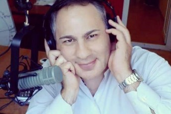 begi-logua-biWebs-rom-awamebdnen-da-maTi-Rriali-ismoda-cixeebidan-ratom-mRerodiT-paralelurad-koncertebze