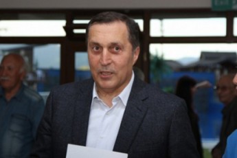paata-burWulaZem-SimSiloba-mixeil-saakaSvilis-saprezidento-biblioTekaSi-daiwyo