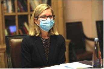 msoflio-bankis-vice-prezidenti-ana-bierde-vxedavT-rom-bevri-reforma-saqarTveloSi-imedismomcemia