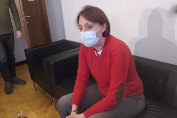 elene-xoStaria-vaCereb-medikamentozur-mkurnalobas---sanam-ar-gadaiyvanen-mixeil-saakaSvils-arafers-gadavisxam-arafers-miviReb