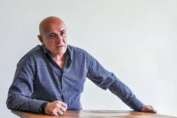 yazbegSi-gardacvlili-biznesmenis-ilia-kokaias-cxedari-mwvervalidan-Camoasvenes