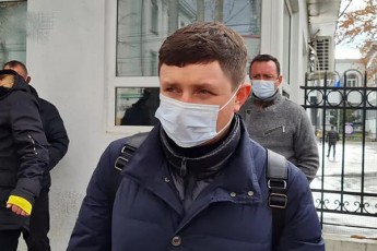 is-saakaSvili-romelic-vnaxe-ukrainaSi-da-is-mixeili-romelic-hospitalSia-sxvadasxva-adamiania---ar-var-darwmunebuli-rom-sasamarTlo-procesebSi-SeZlebs-sakuTari-Tavi-sworad-da-xarisxianad-daicvas