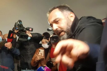 baTumis-sakrebuloSi-biuros-sxdomaze-xmauri-da-fizikuri-dapirispirebaa