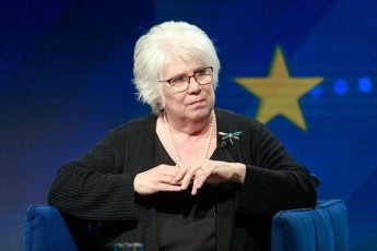 opozicionerma-politikosebma-unda-miiRon-gadawyvetileba---an-Sevidnen-parlamentSi-da-imuSaon-an-gadadgnen-da-adgili-dauTmon-sxvebs-visac-mandatis-miReba-surT