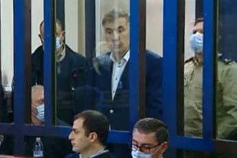 ukrainaSi-mekava-Zalian-mniSvnelovani-pozicia-sul-mcire-orjer-vTqvi-uari-premier-ministrobaze-gverdze-gavwie-fufuneba-pativiscema-bevri-adamiani-ityvis-rom-ar-var-saR-Wkuaze-ram-unda-aiZulos-adamiani-es-yvelaferi-gverdze-gadados