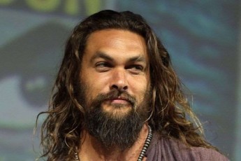 jeison-momoa-meaTe-forsaJSi-iTamaSebs