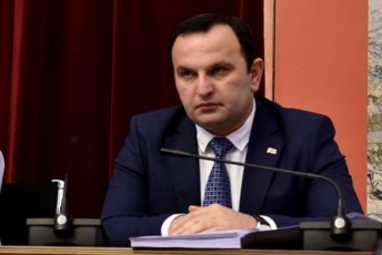 paata-manjgalaZe-badri-jafariZe-unda-iyos-saxalxo-kandidati-am-arCevnebze-partiul-kuTvnilebas-am-arCevnebze-mniSvneloba-ar-aqvs