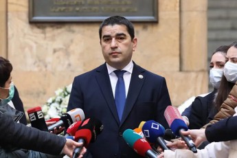 Salva-papuaSvili-ew-qol-centrebis-saqmeze-ori-mocemuloba-gvaqvs---erTia-saerTaSoriso-gamoZieba-romelmac-daadgina-damnaSave-pirebi-da-kavSirebi-romlebic-yofili-xelisuflebis-zogierT-politikosTan-midis-da-meorea-Worebi