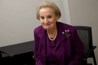 aSS-is-pirveli-qali-saxelmwifo-mdivani-madlen-olbraiti-gardaicvala
