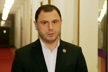 giorgi-amilaxvari-nacionaluri-moZraobis-amocanaa-kanonis-gverdis-avliT-saakaSvils-sapatimro-daatovebinon