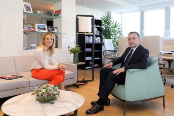 irakli-RaribaSvili-evrokavSirSi-saqarTvelos-gawevrianebis-procesis-ganxilvis-SesaZlebloba-mqonda-evroparlamentis-prezident-roberta-mecolasTan