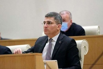 mamuka-mdinaraZe-rom-gcemen-xeli-ar-Seubruno-es-Tavdasxmaa-da-es-evrointegraciis-process-SeaCerebs---am-logikiT-cdilobT-evropulobis-damtkicebas-es-calke-paradoqsia