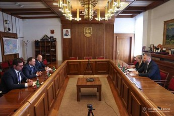 nikoloz-samxaraZe-saqarTvelos-kandidatis-statusisa-da-natos-wevrobis-Sesaxeb-slovakeTisgan-mxardaWeris-garantia-miviReT