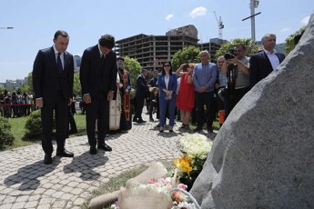 premier-ministrma-13-ivnisis-stiqiis-Sedegad-daRupulTa-memoriali-yvavilebiT-Seamko