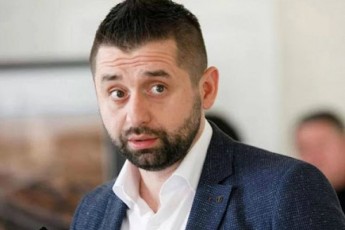 daviT-araxamia--rusuli-kompaniebi-sanqciebisTvis-gverdis-asavlelad-qarTul-organizaciebs-iyeneben---movuwodeb-vaSingtons-miiRos-zomebi-raTa-sanqciebisgan-Tavis-daZvrenis-saSualeba-ar-iyos